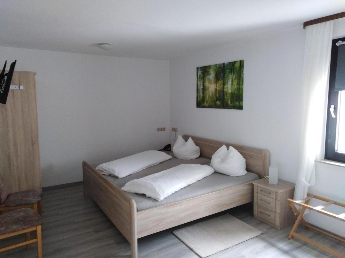 Zimmer Ohne Fruehstueck In Der Forellenzucht Burgen  Exterior photo