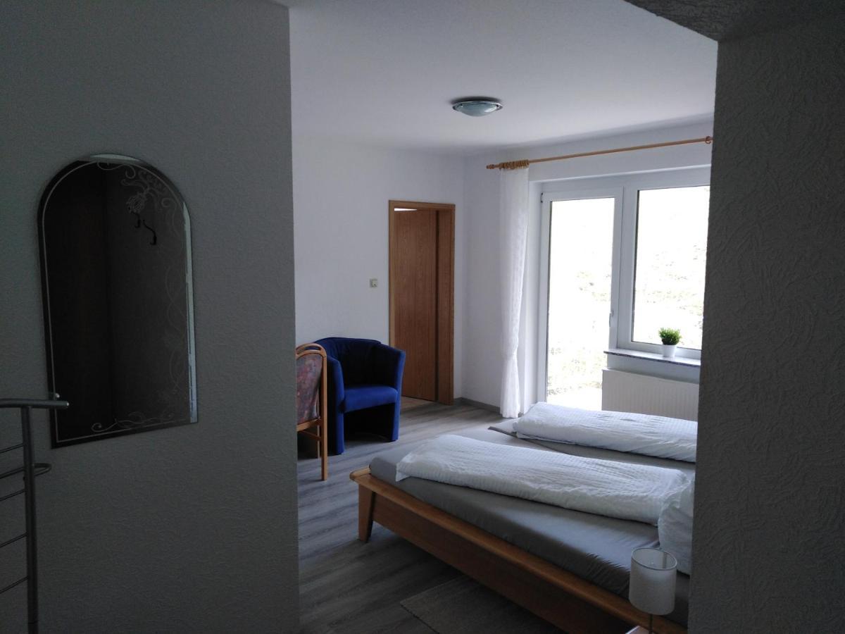 Zimmer Ohne Fruehstueck In Der Forellenzucht Burgen  Exterior photo