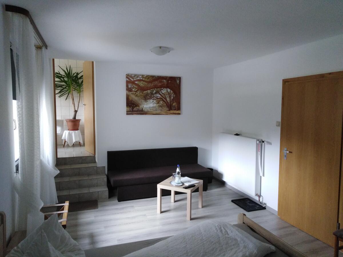 Zimmer Ohne Fruehstueck In Der Forellenzucht Burgen  Exterior photo