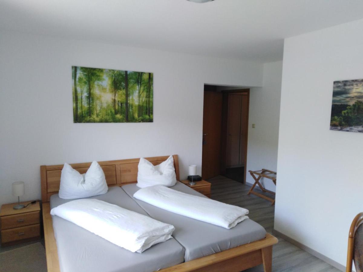 Zimmer Ohne Fruehstueck In Der Forellenzucht Burgen  Exterior photo