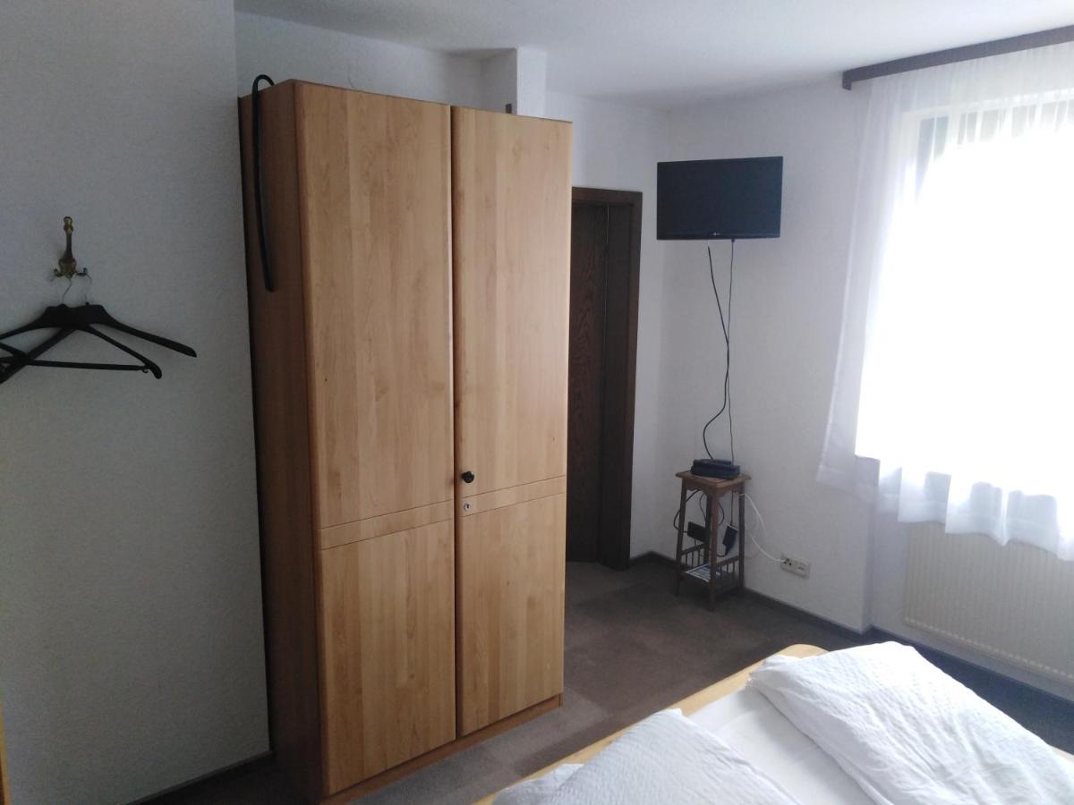 Zimmer Ohne Fruehstueck In Der Forellenzucht Burgen  Exterior photo