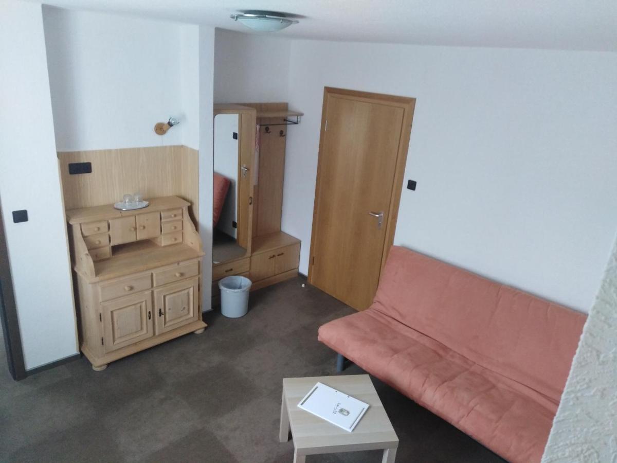 Zimmer Ohne Fruehstueck In Der Forellenzucht Burgen  Exterior photo